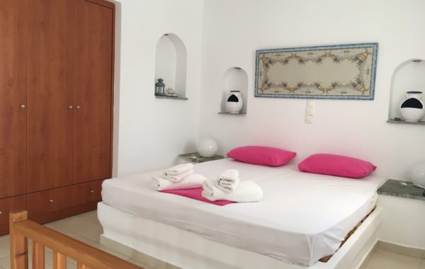 Upper floor<br>Studio